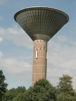 Wijchen-Leur : Leurseweg, der Wasserturm, Baujahr 1958-1960 ist 40 m hoch